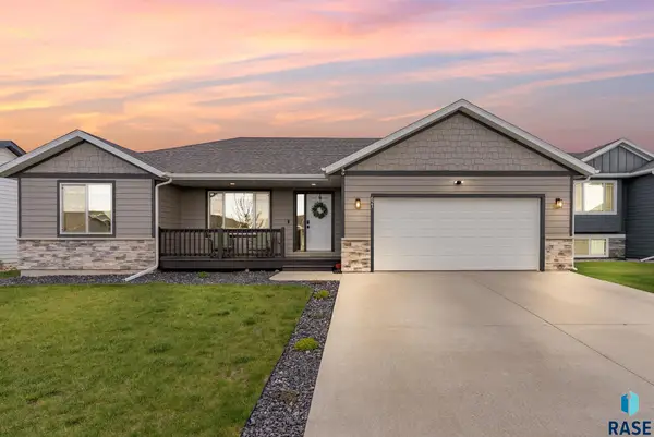 621 Prairieside Trl, Harrisburg, SD 57034