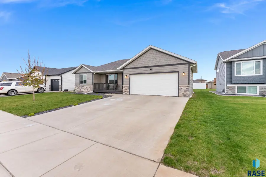 621 Prairieside Trl, Harrisburg, SD 57034 - #3