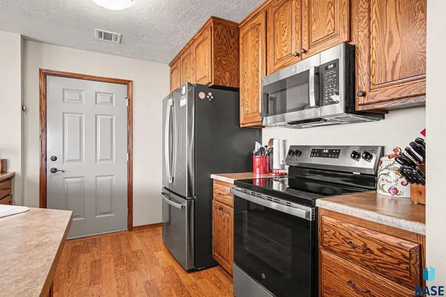 2916 E Kensington St #1, Sioux Falls, SD 57108 - #3
