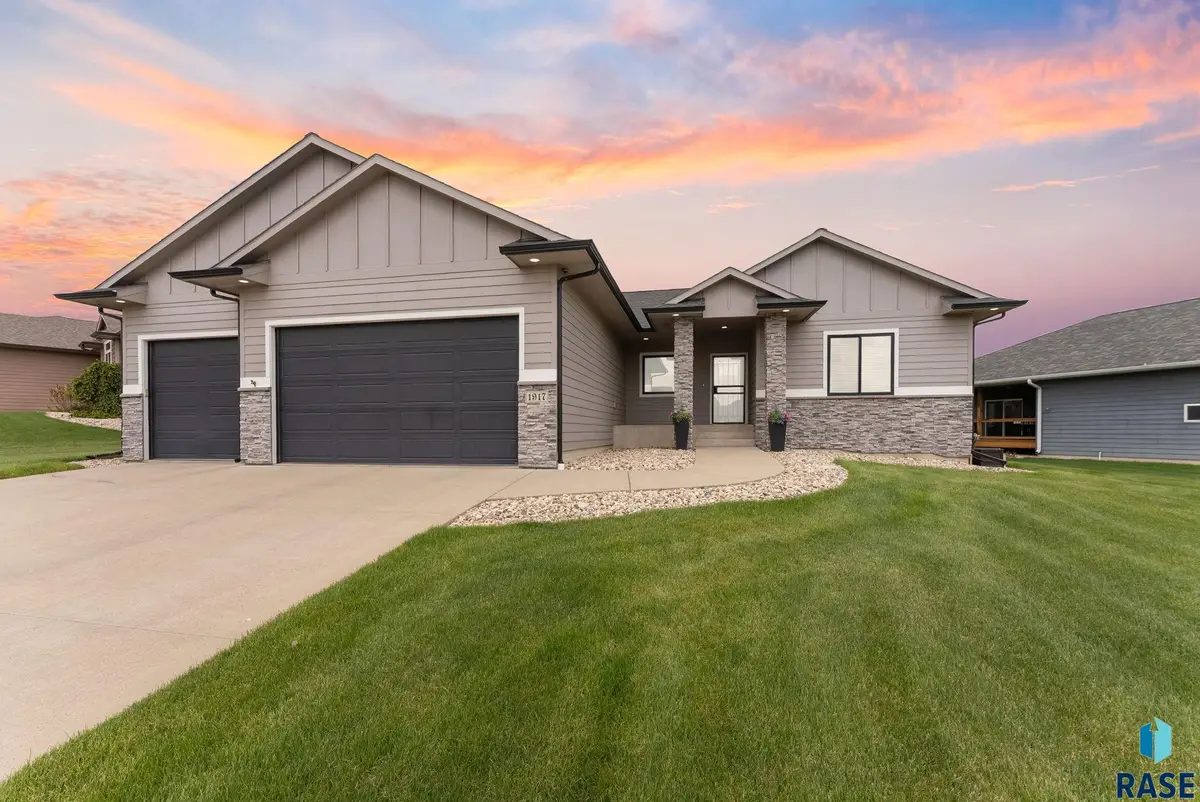 1917 S Firefly Dr, Sioux Falls, SD 57110 - #1