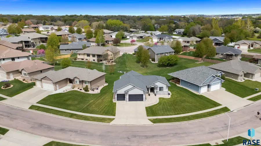 1917 S Firefly Dr, Sioux Falls, SD 57110 - #2