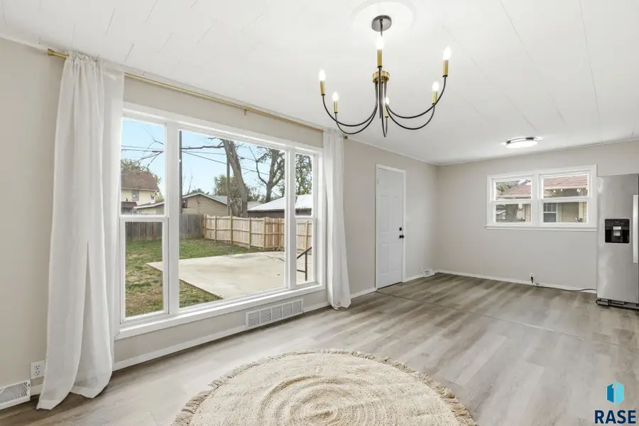 418 N Cliff Ave, Sioux Falls, SD 57103 - #2