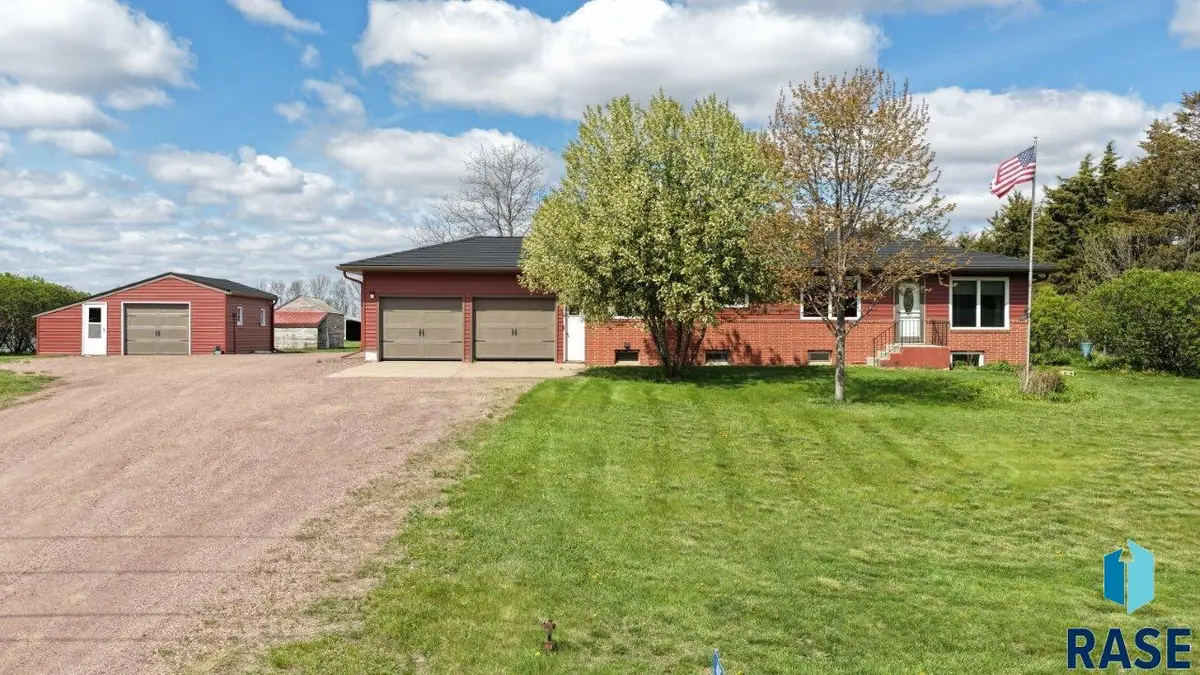 405 N Western Ave, Hartford, SD 57033 - #1