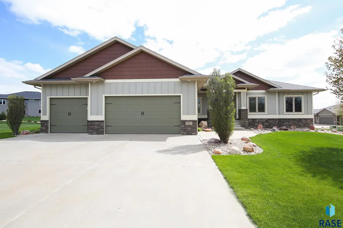 8201 E Arctic Willow Cir, Sioux Falls, SD 57110 - #1
