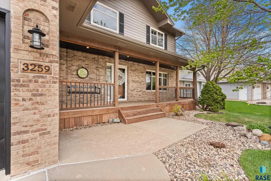 3259 S Grace Ave, Sioux Falls, SD 57103 - #2