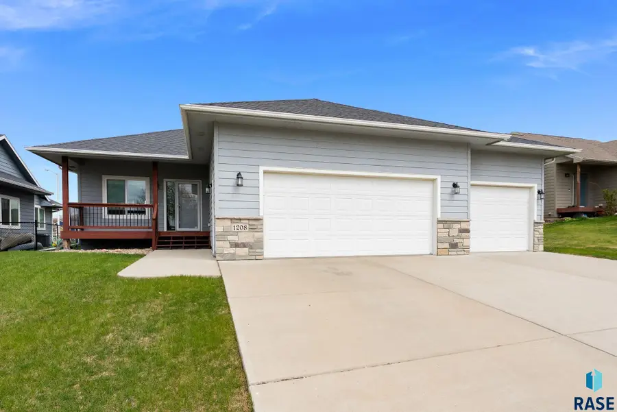 1208 N Broken Bow Ave, Sioux Falls, SD 57103 - #2