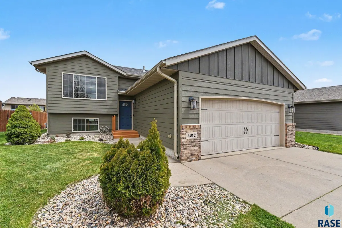 4612 S Wassom Ave, Sioux Falls, SD 57106 - #1