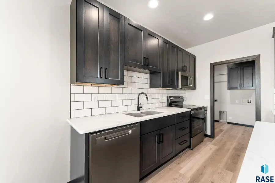 1230 N Titan St, Tea, SD 57064 - #3