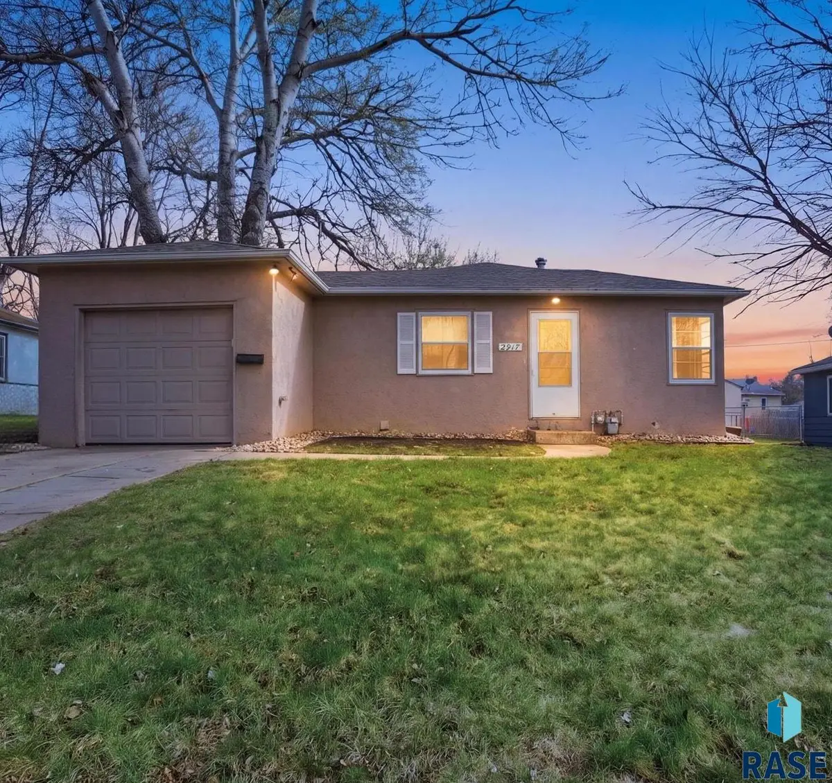 2917 E 18th St, Sioux Falls, SD 57103 - #1