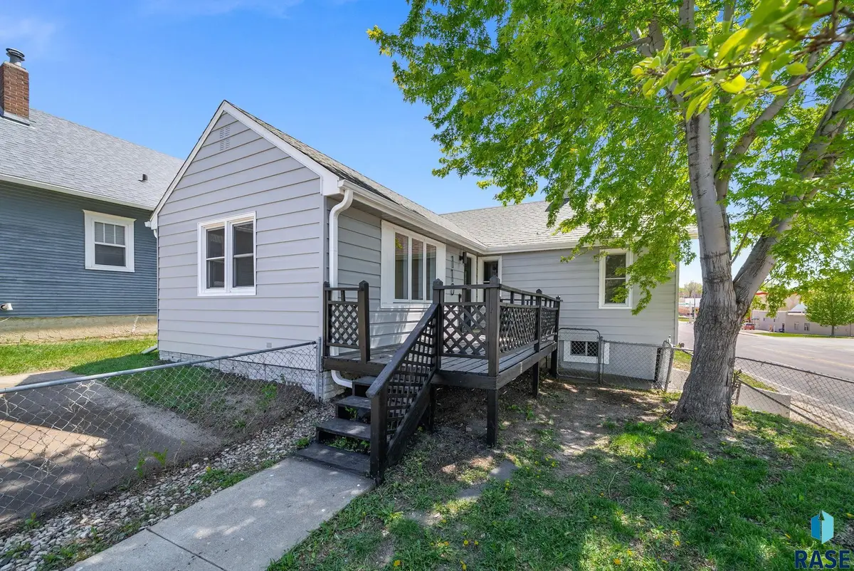 110 S West Ave, Sioux Falls, SD 57104 - #1