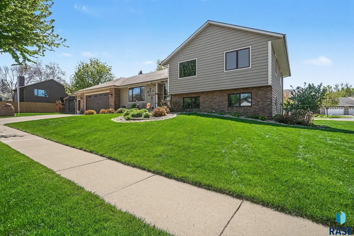 3001 E Marson Dr, Sioux Falls, SD 57103 - #1