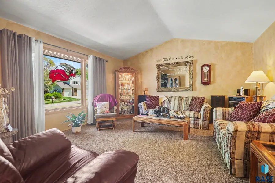 3001 E Marson Dr, Sioux Falls, SD 57103 - #2