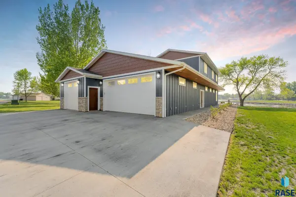 6639 Peninsula Ln, Wentworth, SD 57075
