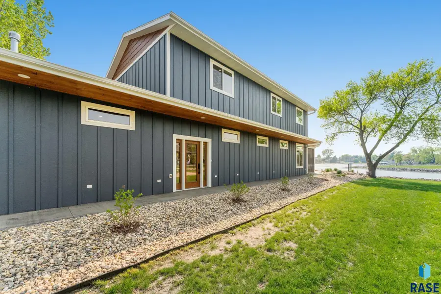 6639 Peninsula Ln, Wentworth, SD 57075 - #2