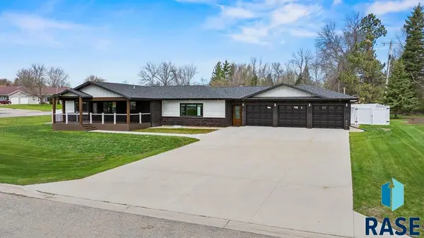 711 W 8th St St, Clear Lake, SD 57226