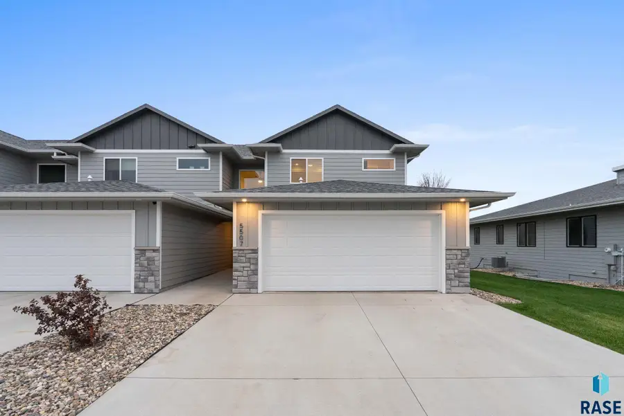 5507 W Liberator Cir, Sioux Falls, SD 57107 - #2