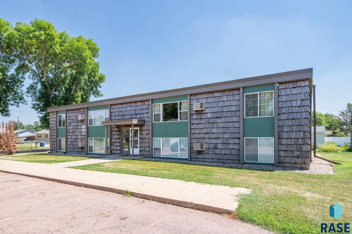 3505 S Hawthorne Ave, Sioux Falls, SD 57105 - #1