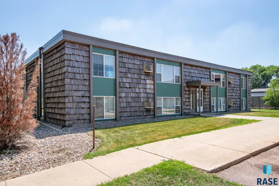 3505 S Hawthorne Ave, Sioux Falls, SD 57105 - #2