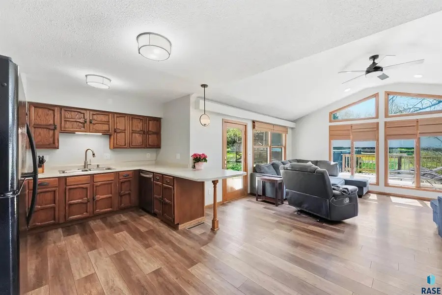1109 4th St, Garretson, SD 57030 - #2