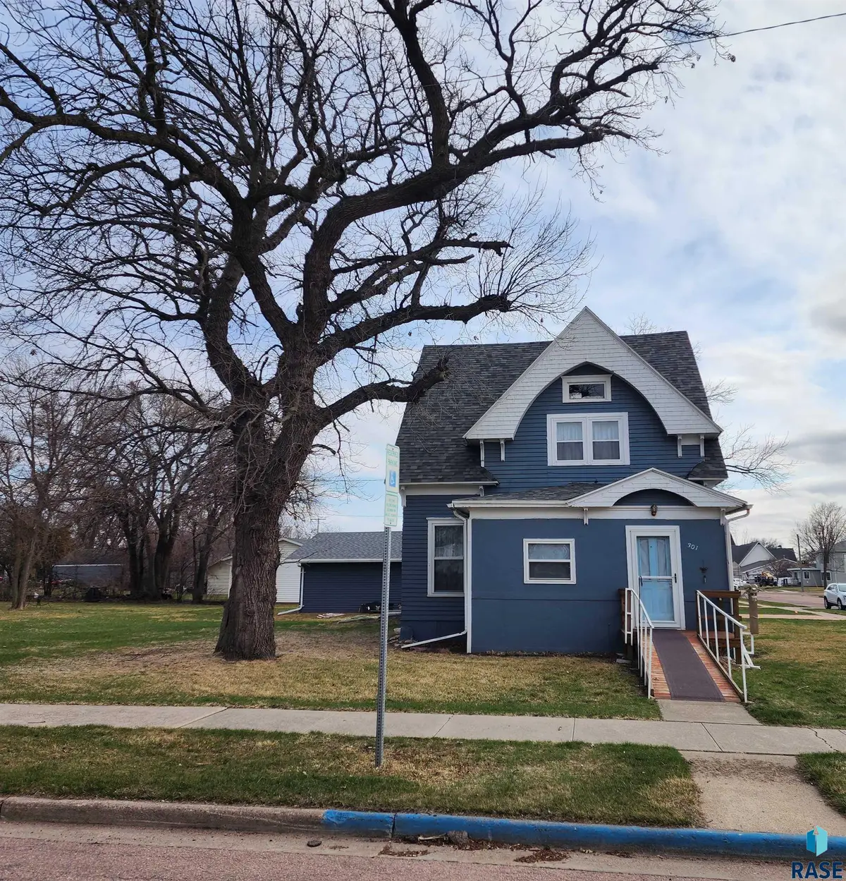 301 E Essex Ave, Salem, SD 57058 - #1