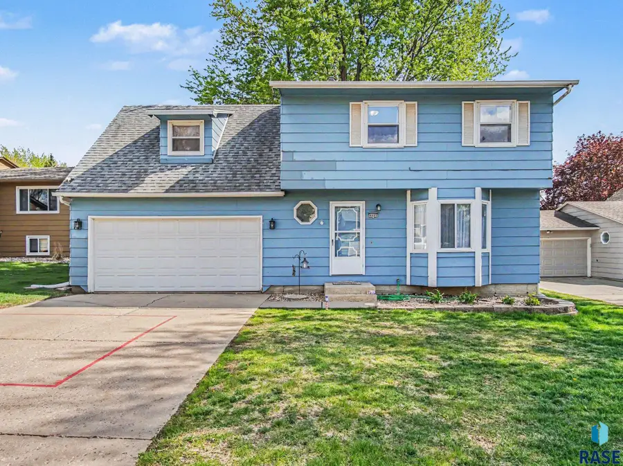 4409 E Lexington Cir, Sioux Falls, SD 57103 - #2