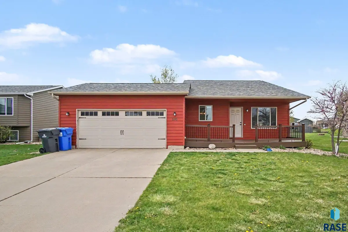 505 Cottonwood Dr, Harrisburg, SD 57032 - #1