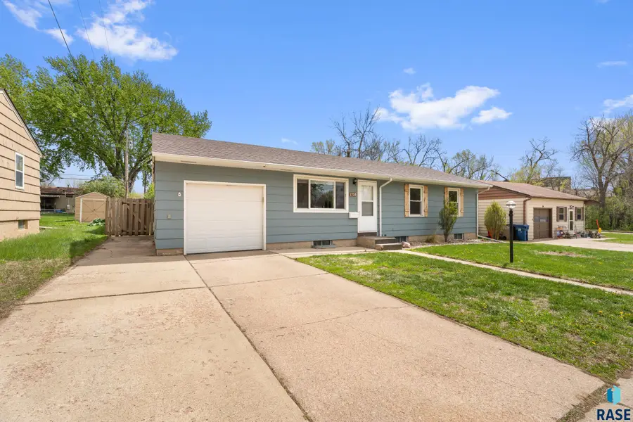 1716 S Olive Dr Dr, Sioux Falls, SD 57103 - #3