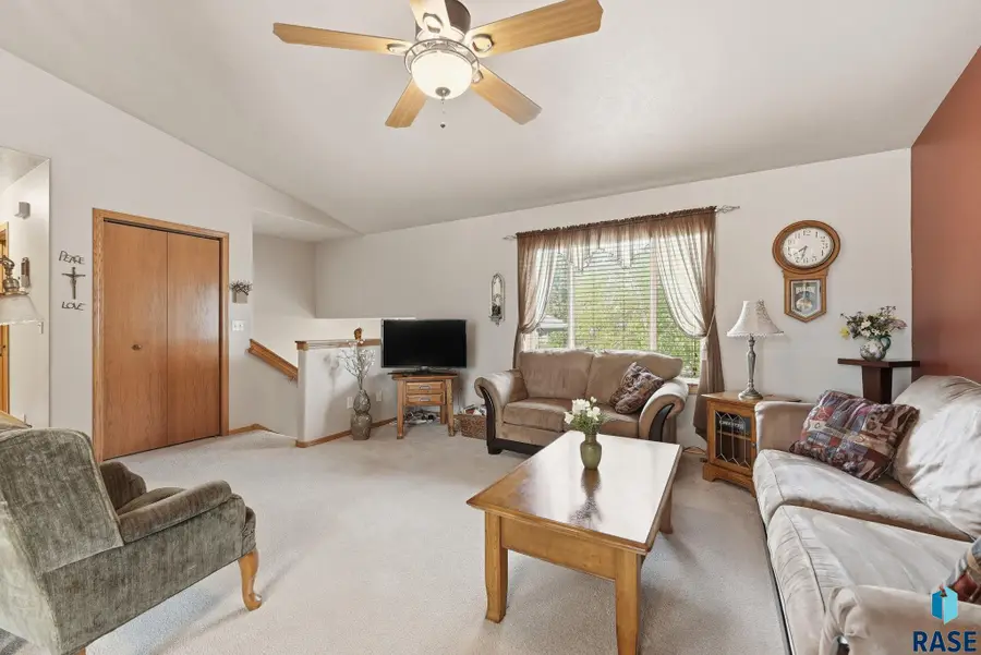 5605 W Rebecca St, Sioux Falls, SD 57106 - #2