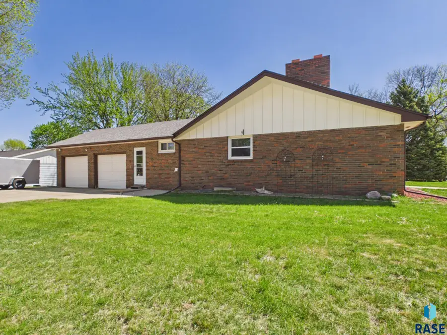 5608 W 32nd St, Sioux Falls, SD 57106 - #3