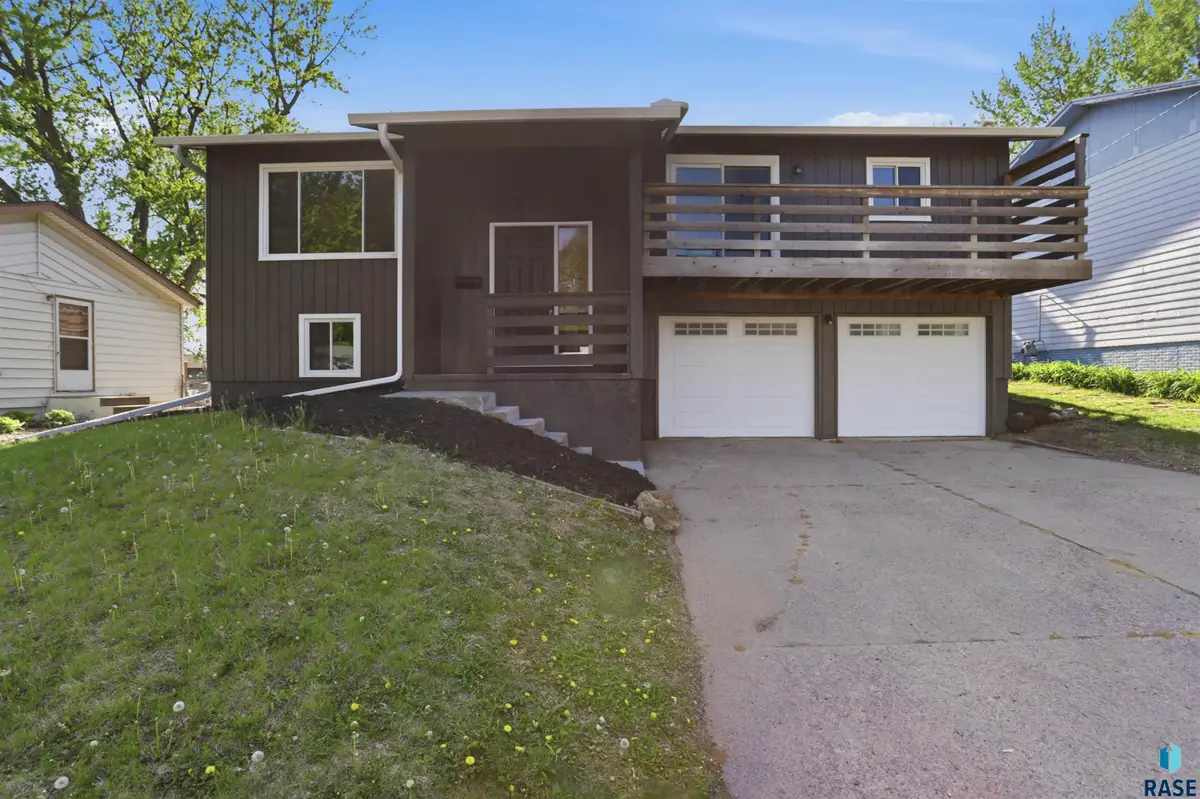 937 S Harrington Ave, Sioux Falls, SD 57103 - #1