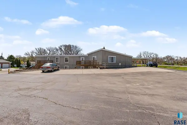 516 N Highland Ave, Madison, SD 57042