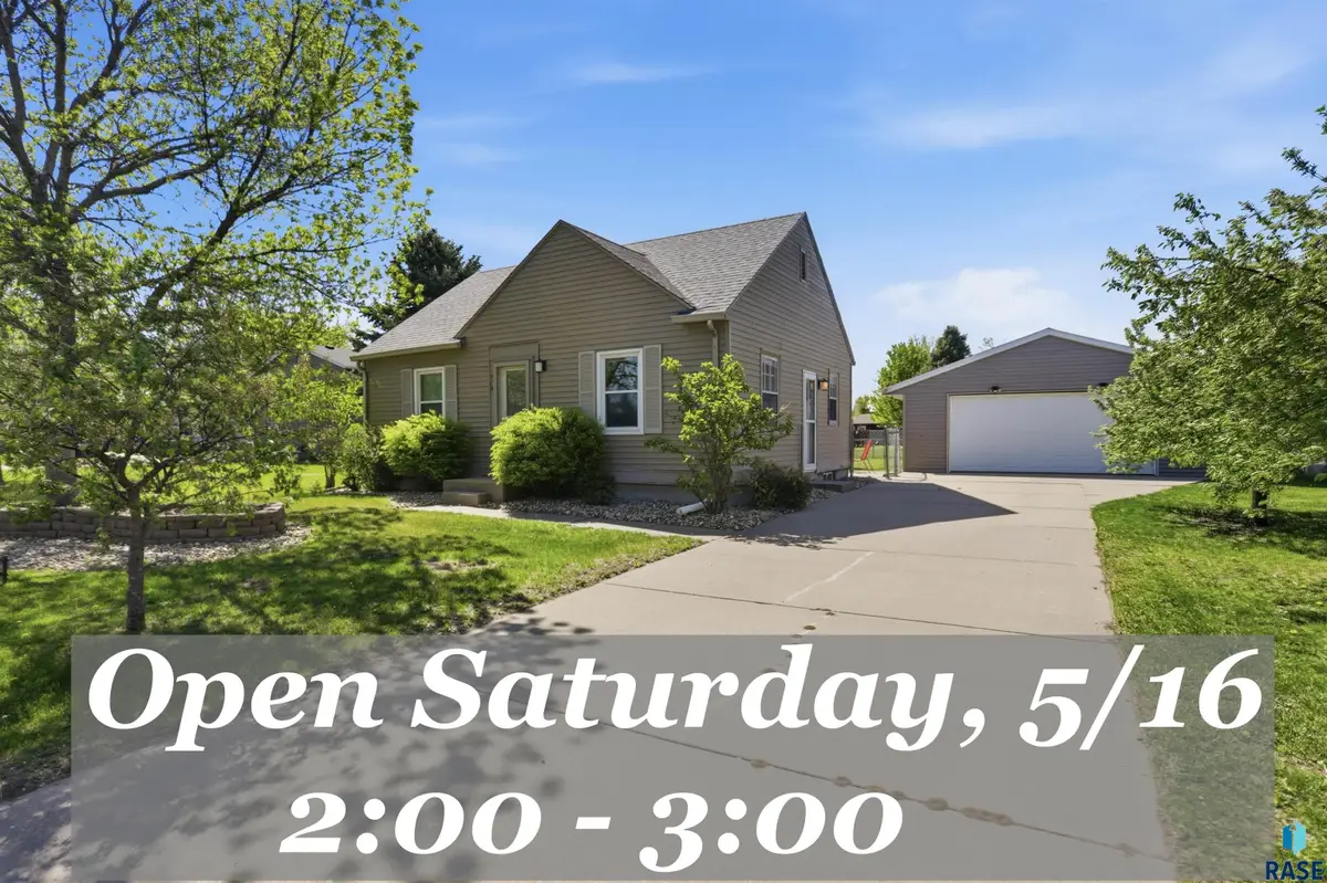 809 E Presentation St, Sioux Falls, SD 57104 - #1