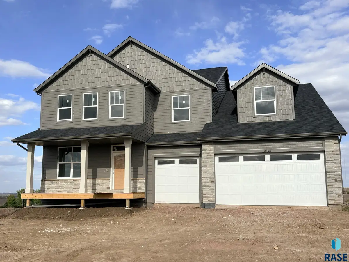 2708 S Copper Creek Ave, Sioux Falls, SD 57110 - #1