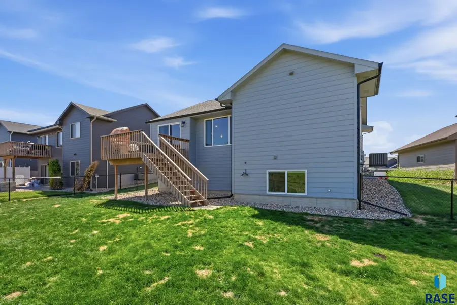 6729 W Viola Ct, Sioux Falls, SD 57106 - #3
