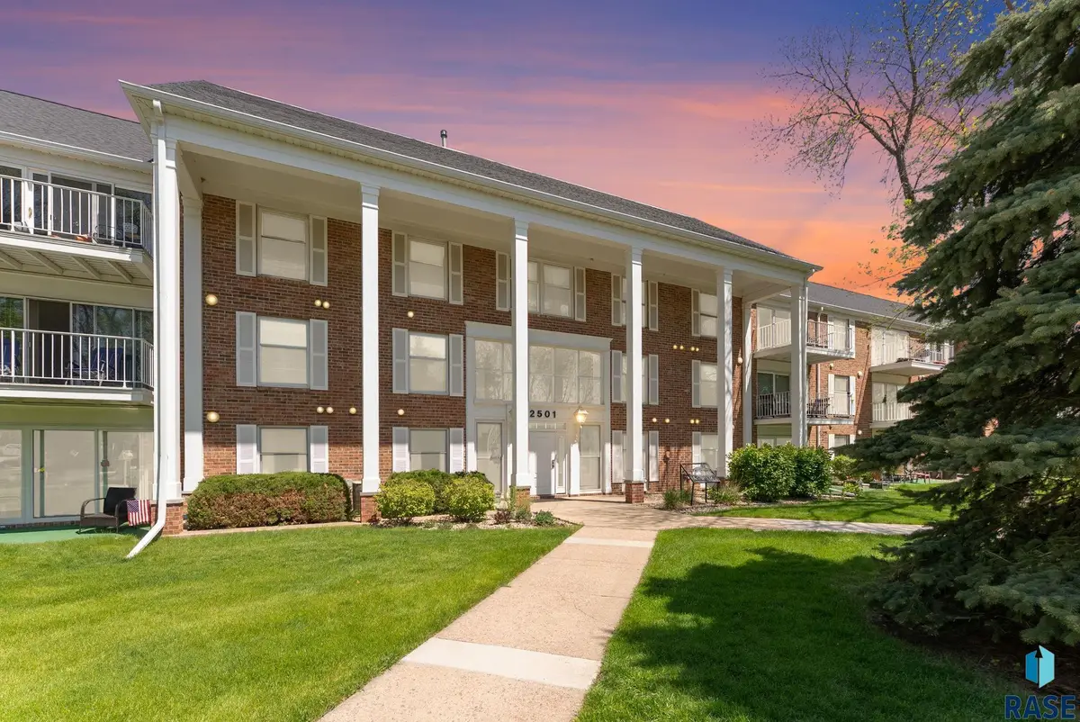 2501 S Kiwanis Ave #110, Sioux Falls, SD 57105 - #1