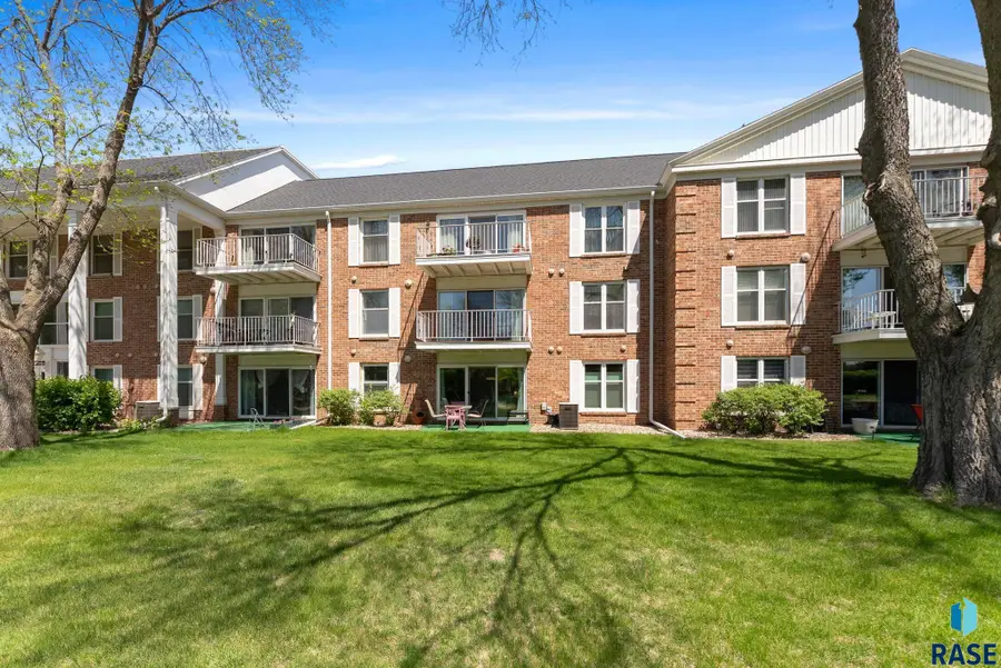 2501 S Kiwanis Ave #110, Sioux Falls, SD 57105 - #3