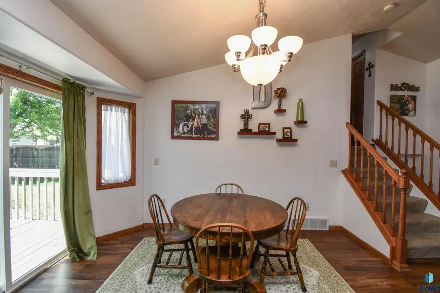 1905 S Wheatland Ave, Sioux Falls, SD 57106 - #3