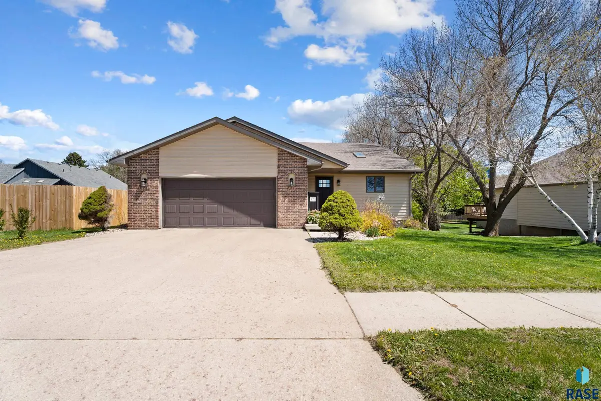 1204 N Clark Ave, Dell Rapids, SD 57022 - #1