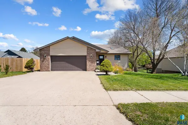 1204 N Clark Ave, Dell Rapids, SD 57022