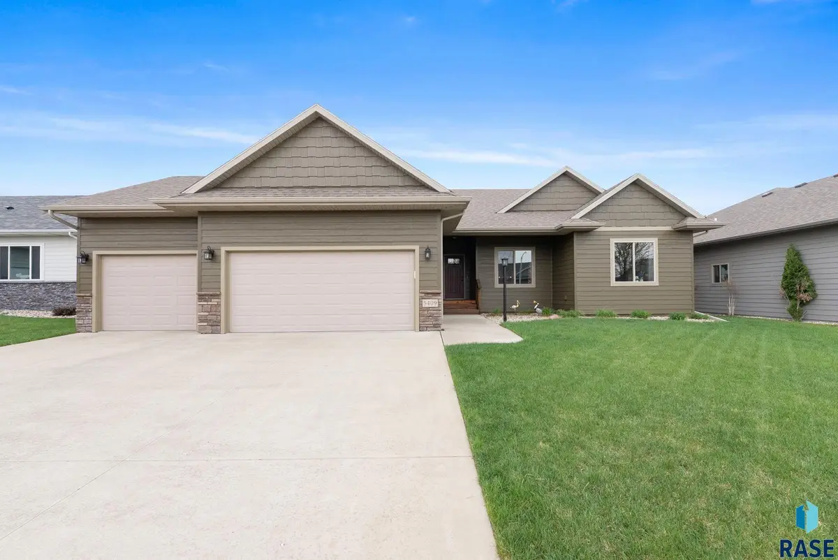 5409 S Sirocco Ave, Sioux Falls, SD 57108 - #1