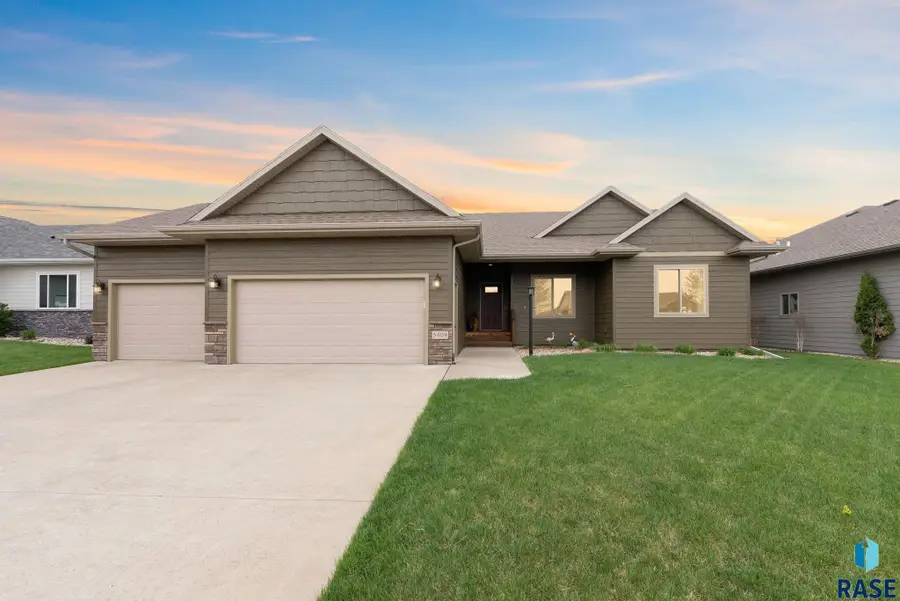 5409 S Sirocco Ave, Sioux Falls, SD 57108 - #2