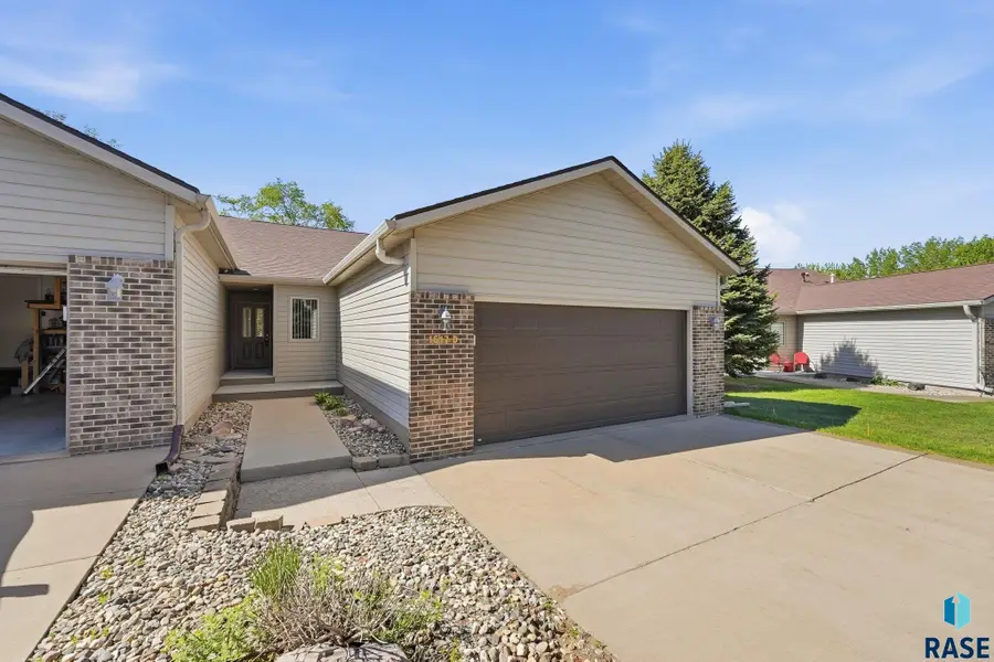 1617 S Cleveland Ave # D, Sioux Falls, SD 57103 - #2