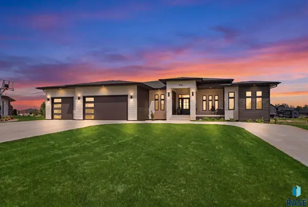 518 Brody Ct, Harrisburg, SD 57032