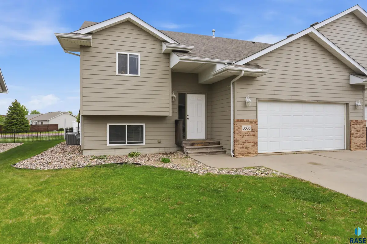 3606 W Hughes Pl, Sioux Falls, SD 57108 - #1