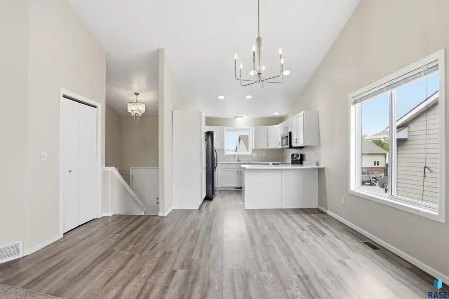 3606 W Hughes Pl, Sioux Falls, SD 57108 - #3