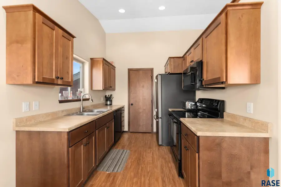 4809 S Klein Ave, Sioux Falls, SD 57106 - #2