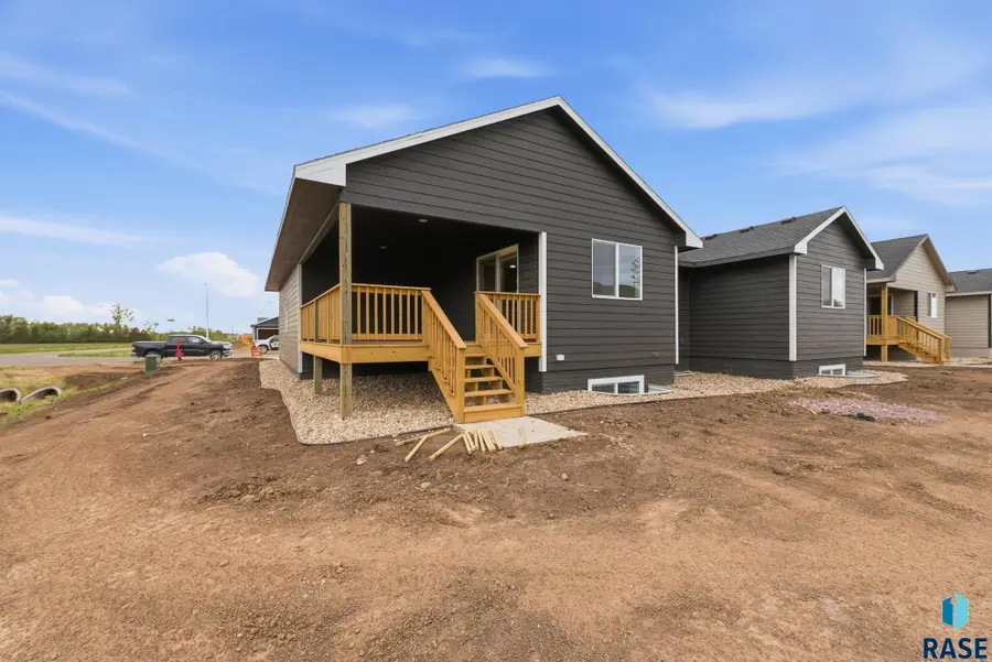 1016 Birch St, Harrisburg, SD 57032 - #2
