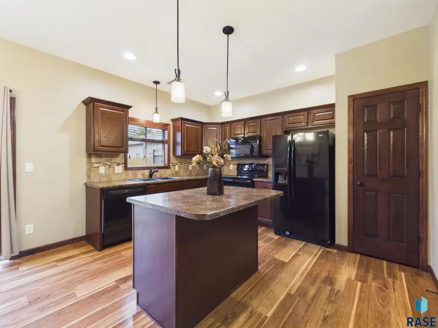 6810 S Witzke Ave, Sioux Falls, SD 57108 - #2