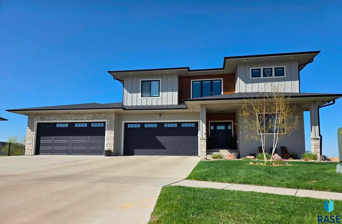 7308 E Gray Eagle Cir, Sioux Falls, SD 57110 - #1