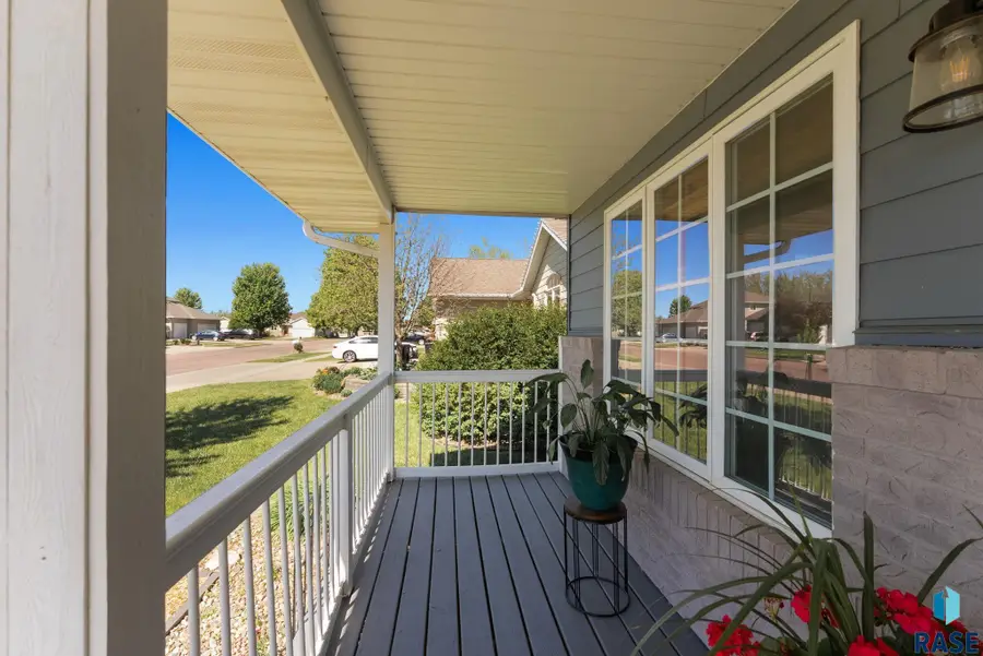 2612 E Sunrise Ct, Brandon, SD 57005 - #3